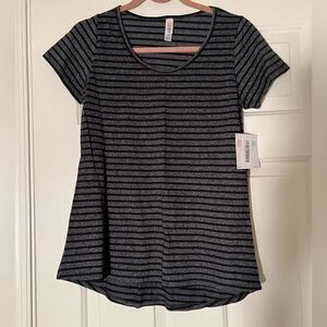 NWT Lularoe Classic Tee